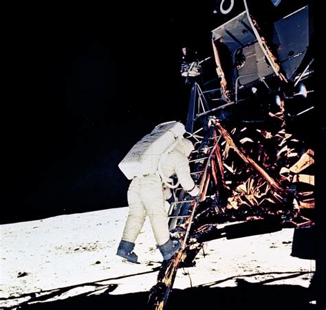 Zum Tod von Nasa-Astronaut und erstem Mann auf Mond Neil Armstrong ...