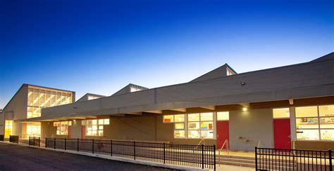 Barcelona Elementary School / Baker Architecture + Design | ArchDaily