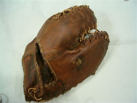 Old Baseball Glove | Collectors Weekly