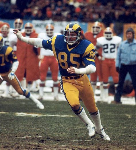 Los Angeles Rams Hall of Fame defensiive end Jack Youngblood rushes ...