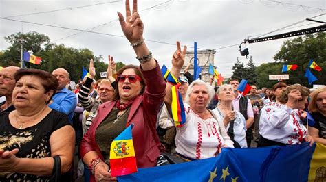 Moldova anti-government protest enters second week - BBC News