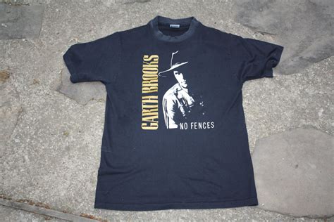 GARTH BROOKS...No Fences Tour... concert T shirt by terrafirma79