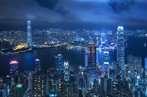 Hong Kong Nightlife - From Movies to Bars and Relaxation | Hong kong nightlife, Night scenery ...