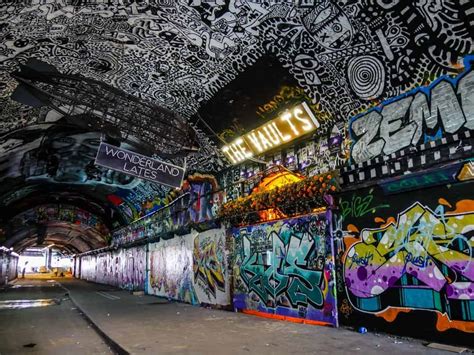 Banksy locations London - The hidden & alternate tunnel at Leake St