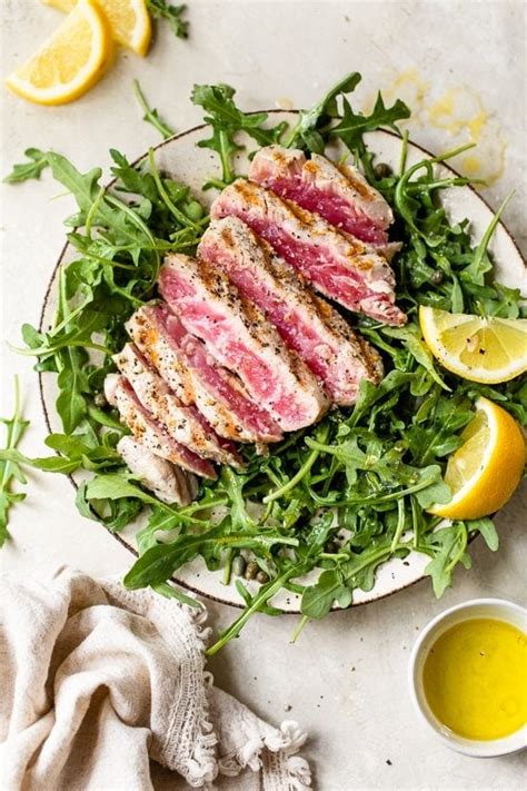 Grilled Tuna over Arugula with Lemon Vinaigrette - Skinnytaste