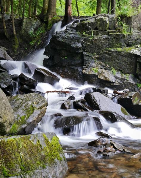 18 Best Waterfalls In Vermont – Local Favorites & Hidden Gems