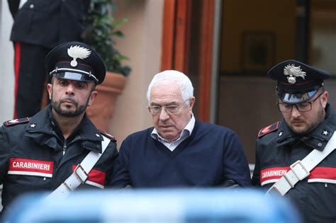 Italian police arrest 46 suspected Mafia members, including 80-year-old ...