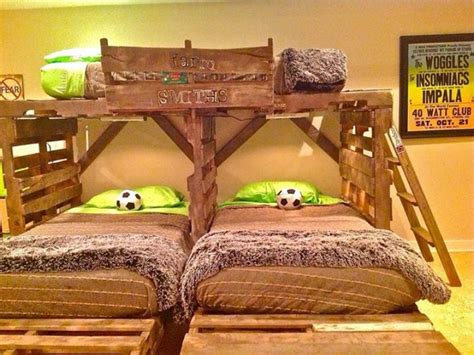 Durable Loft Beds Made of Pallet | Pallet Ideas: Recycled / Upcycled Pallets Furniture Projects.