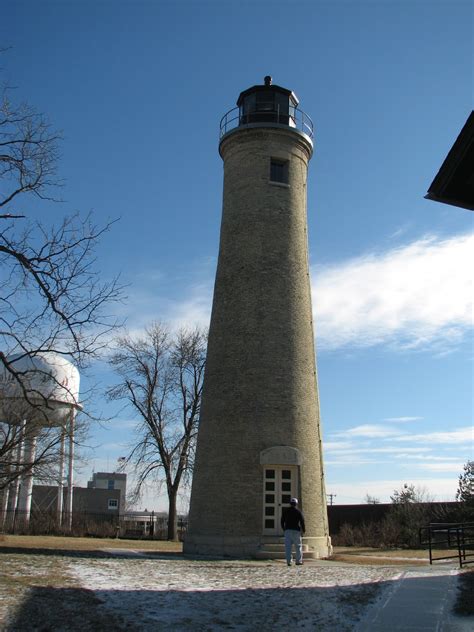 Snug Harbor Bay: Kenosha Lighthouse