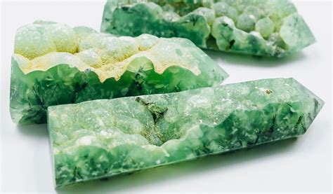 Prehnite: Meaning, Healing Properties and Powers