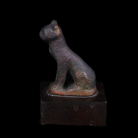 Ancient Egypt, Late Period Bronze Seated Cat Statue - Catawiki