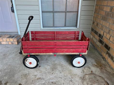 Vintage Wooden Red Wagon | EstateSales.org