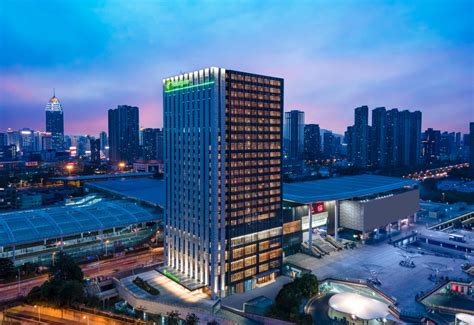 Holiday Inn Wuxi Central Station(无锡中央车站假日酒店),Wuxi - Updated Prices & Hotel Reviews 2024 | Trip.com