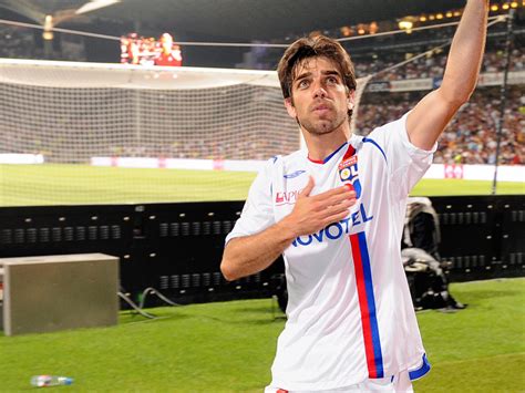 Lyon confirm Juninho Pernambucano return to club, Sylvinho named ...