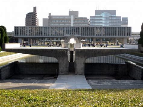 Hiroshima Peace Memorial Museum - Data, Photos & Plans - WikiArquitectura