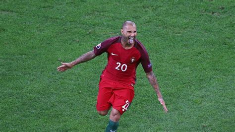 Quaresma dá vitória emocionante a Portugal | UEFA EURO | UEFA.com