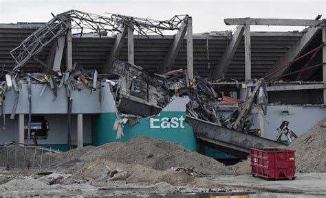 Silverdome Upper Level Finally Falls in Demolition Retry | 2017-12-05 | ENR