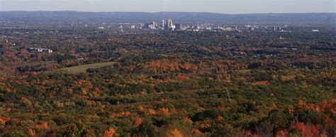 Best Hiking Trails in CT for Fall Foliage | New England Today