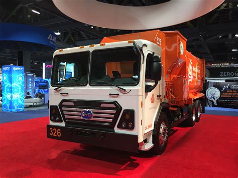 Southern California's first electric trash truck goes to work | Medium Duty Work Truck Info