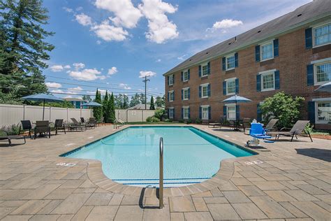 Holiday Inn Express & Suites Merrimack, NH | Roedel Companies