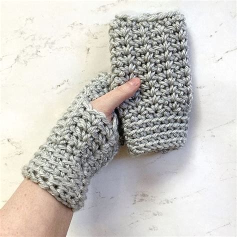 Free, Easy, Simple Crochet Fingerless Gloves Pattern - Simply Hooked by ...