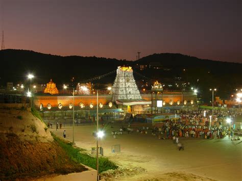 HD WALLPAPERS - HINDU GOD - FREE IMAGES - PHOTO DOWNLOAD: Tirupati Balaji Temple Night View