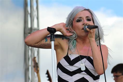 Why Did Lacey Leave Flyleaf? All Reasons We Need To Know. - The Artistree