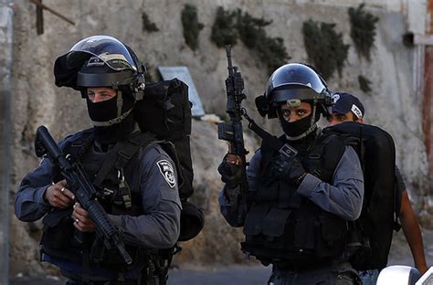 Israeli forces carry out new attacks on Jerusalem's al-Aqsa compound - Daily Sabah