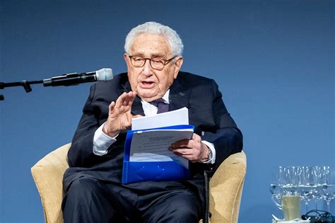 Henry Kissinger Suggests Ukraine Give Up Territory to Russia - The New ...