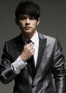 Top 10 Popular Chinese Male Singers