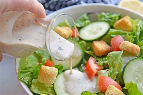 Creamy Homemade Greek Yogurt Salad Dressing {VIDEO)