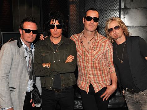 Stone Temple Pilots fire Scott Weiland - CBS News