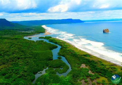 Playa Naranjo Costa Rica - También conocido como Roca Bruja