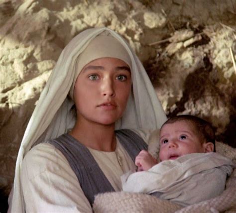 Jesus of Nazareth 1977 - Virgin Mary Cindy Crawford Style, Olivia Hussey, Jesus Painting, Myers ...