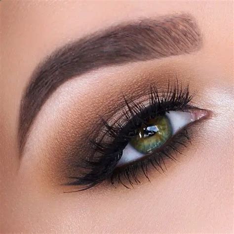 7 Stunning Makeup Ideas for Green Eyes and Brown Hair – SheIdeas