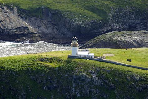 Flannan Islands Light Lighthouse in near Mangursta, SC, United Kingdom - lighthouse Reviews ...