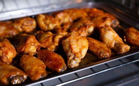 How To Reheat Chicken Wings: 6 Easy Ways! • BoatBasinCafe