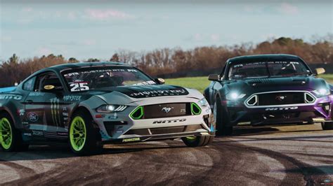RTR’s Formula Drift 2018 Ford Mustangs can drift on three wheels