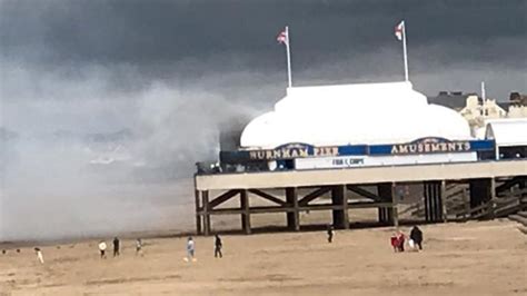 Burnham-on-Sea fire: Fire causes 'severe damage' to pier - BBC News