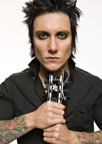 avenged-sevenfold-synyster-gates-2 - Overdrive