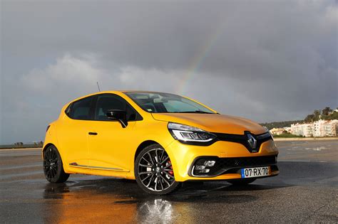 Renault Clio RS Trophy 220 EDC - Diversão garantida - Motor