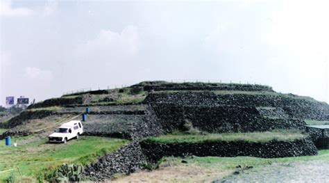 In pictures: Relics discovered in Mexico's Teotihuacan | Indigenous peoples of the americas ...