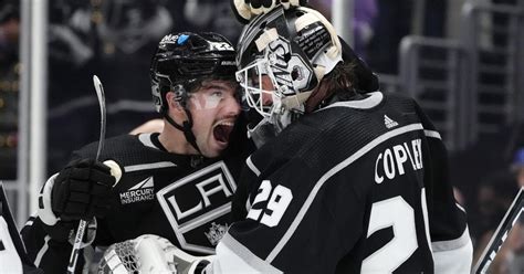 Kings win fifth in a row with a shutout of the Canadiens - Los Angeles ...