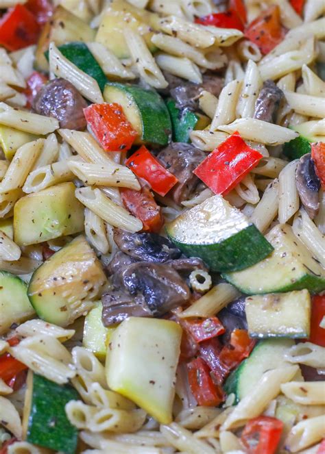 {20 Minute} Creamy Pasta with Vegetables - Barefeet in the Kitchen