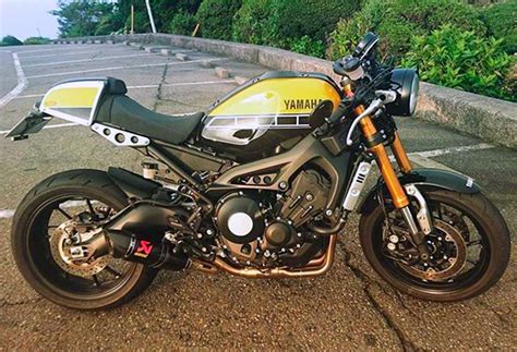 Yamaha XSR900 Akrapovic Carbon Exhaust - Yamaha Old Bikes List