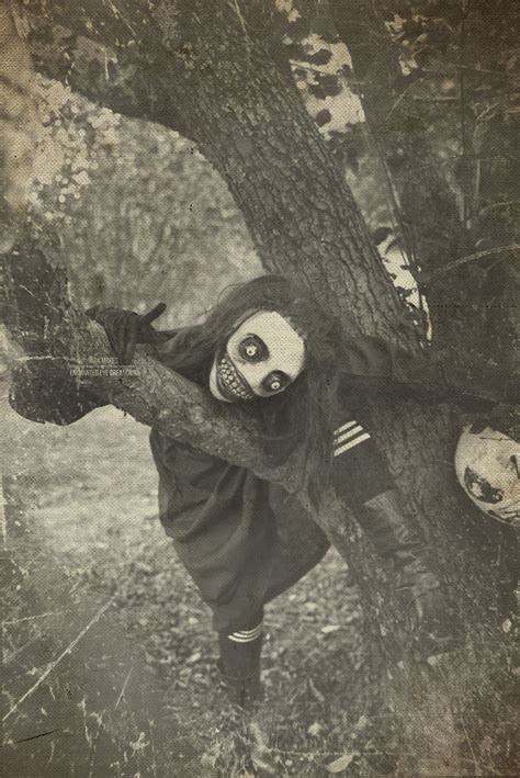 Photographer And Her Sister Recreate Creepy Vintage Halloween Masks (27 ...