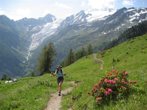 9 Ultimate Hiking Trips Around the World