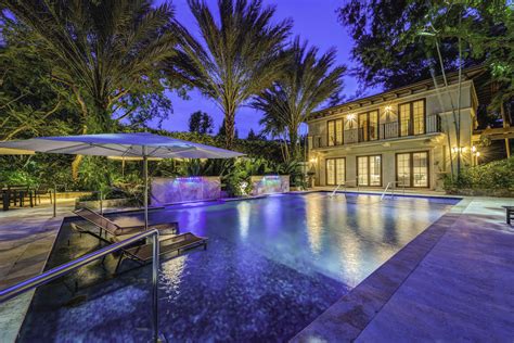 Should You Buy Your Next Mansion in Miami or Los Angeles? | Supreme ...