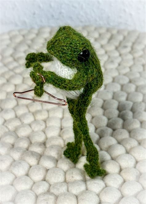 Hand Knitted Frog Pre-order - Etsy