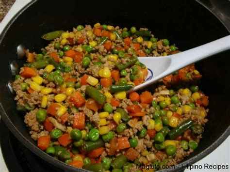 Filipino Recipe Vegetable Lumpia (Vegetable Egg Roll) « Magluto.com - Filipino Dishes & Recipes